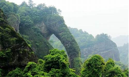 南宁龙虎山风景区 旅游攻略_南宁龙虎山旅游攻略